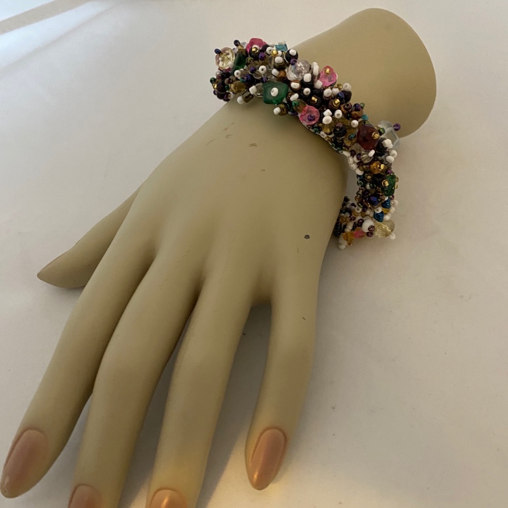 HANDMADE BEADS BRACELET